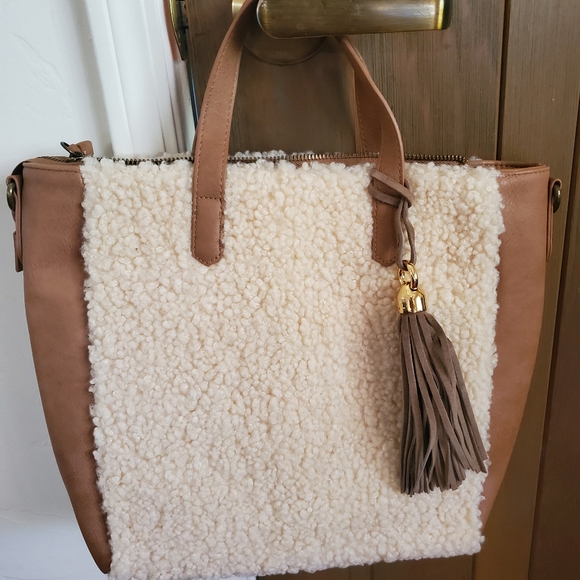 Purse - Picture 1 of 3